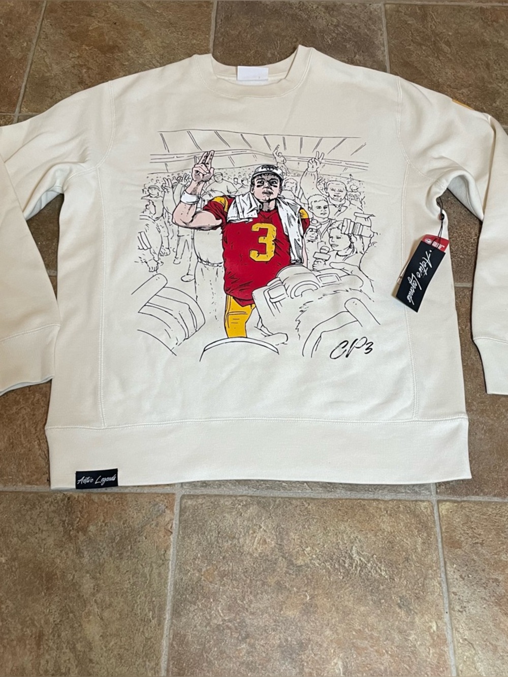 Active Legends Collegiate Football Graphic Pullover
Sweatshirt White Crew Neck M